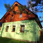 Semesterbostad Kolodeje-zeleny Dum