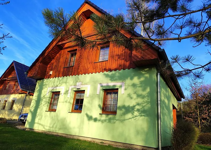 Semesterbostad Kolodeje-zeleny Dum
